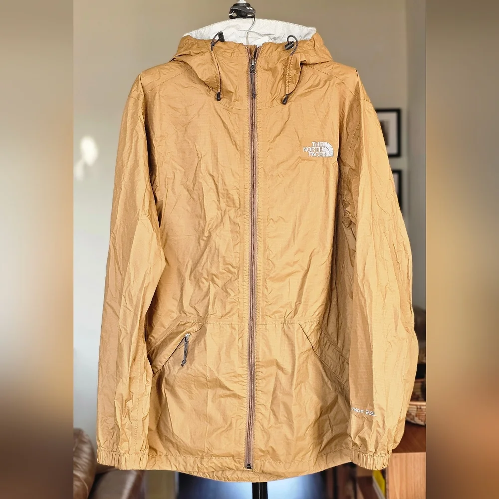 The North Face Mens HyVent 2.5L Waterproof Jacket